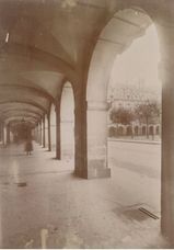 Arcades Places des Vosges Atget 1921 – 1924 (BnF)