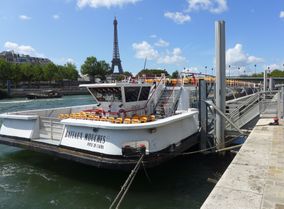 Paris ponton Bateaux-Mouches